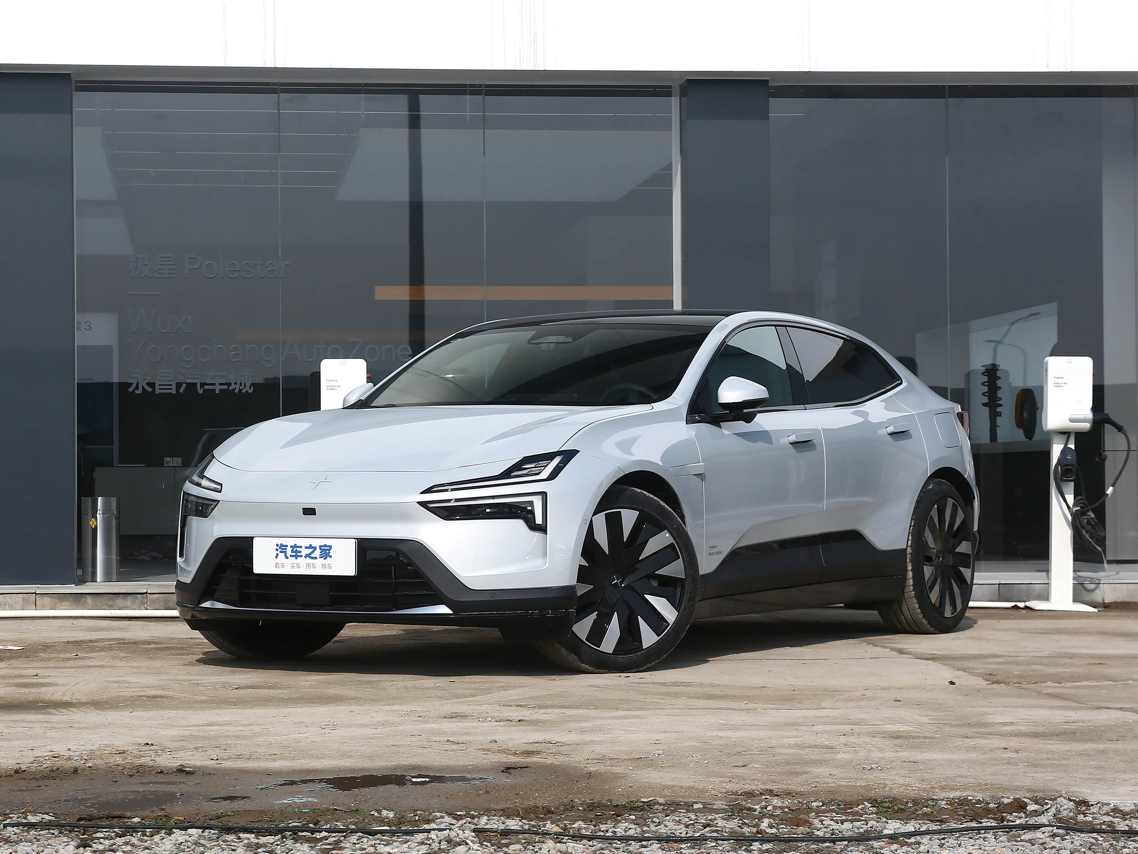 极星 Polestar 4